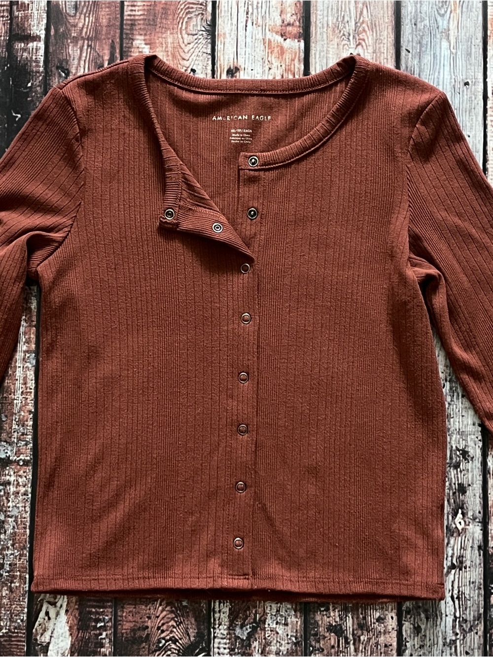 American Eagle Outfitters Rust Brown Ribbed Snap-Front Long Sleeve Top - Picture 3 of 7